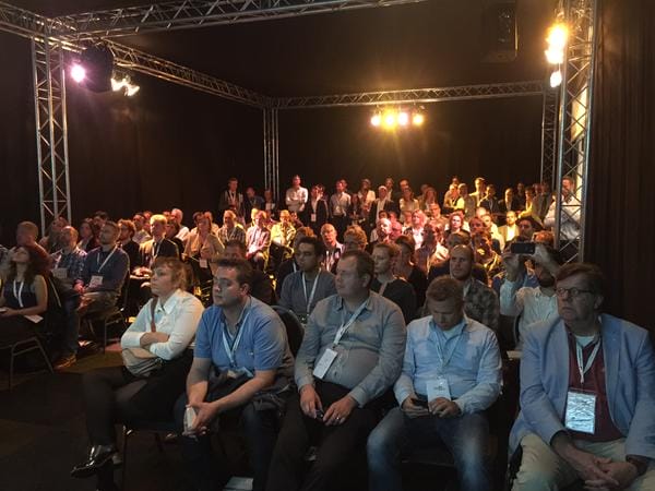 Full room during presentation of Friso